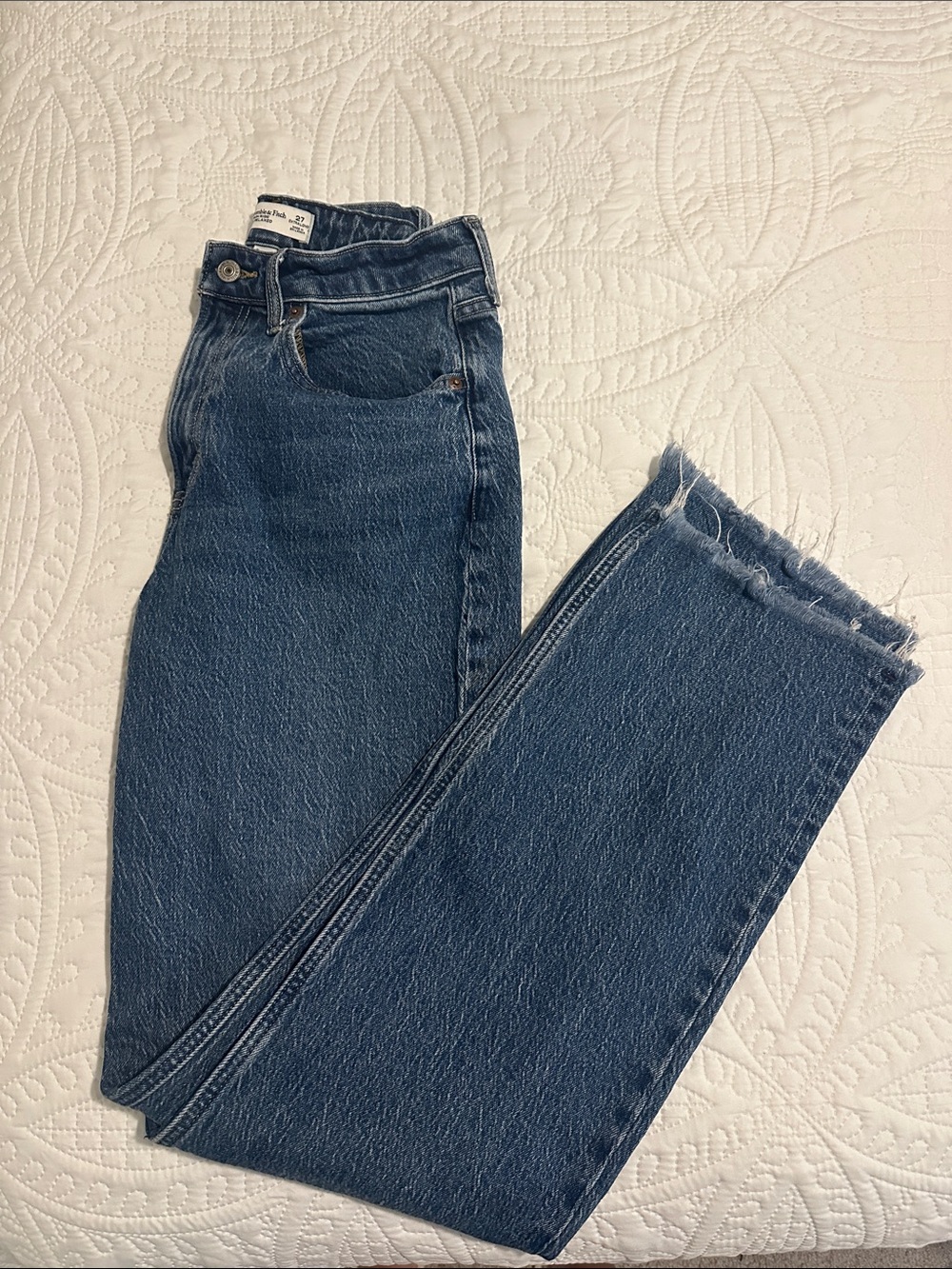 Abercrombie & Fitch Raw-Hem 90s Relaxed Jeans